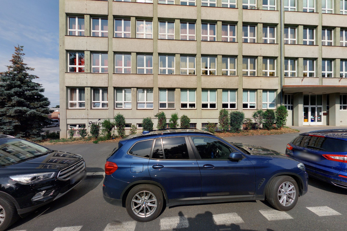 Obchodní akademie, Hovorčovická foto 3