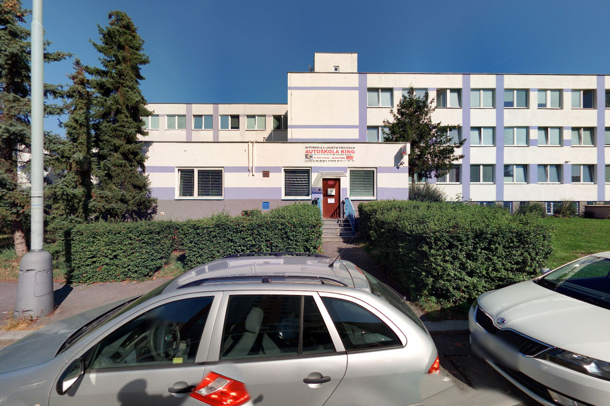 Paintball půjčovna, Autoškola King