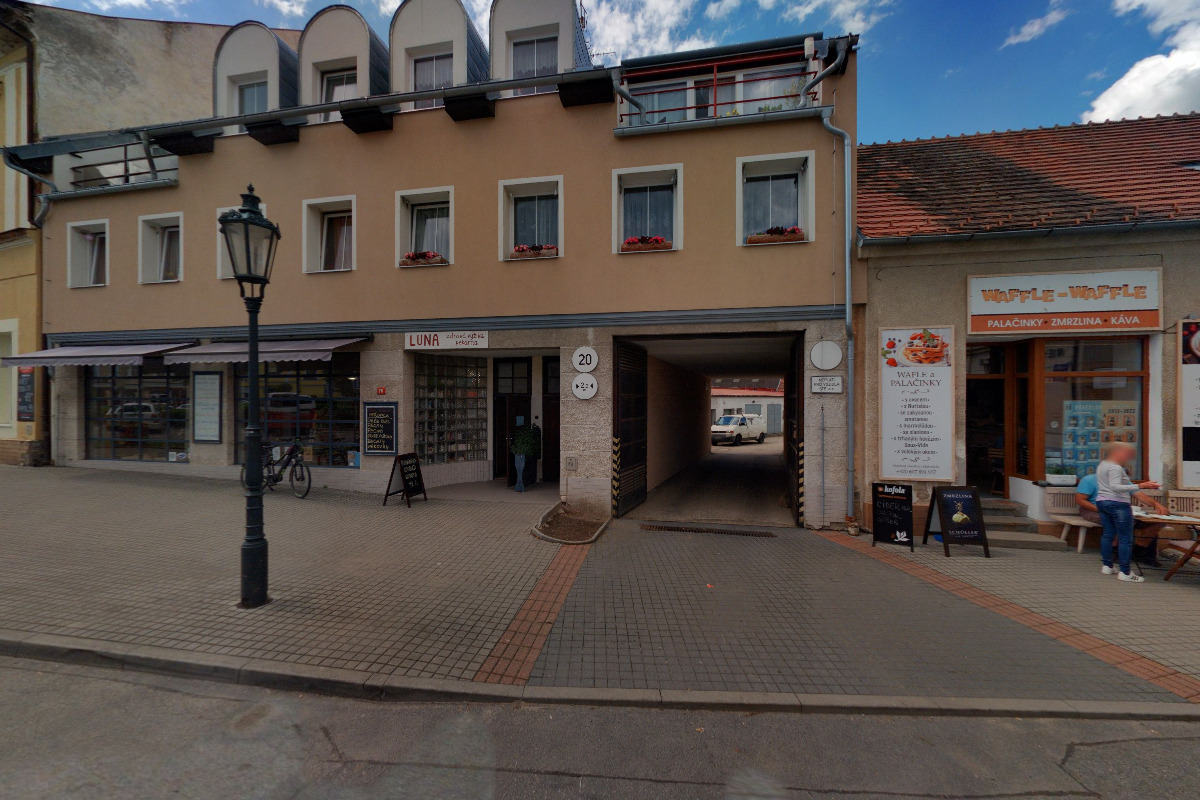 Luna Neveklov foto 3