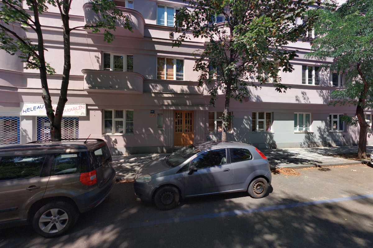 HeleAutoškola Karlín foto 2