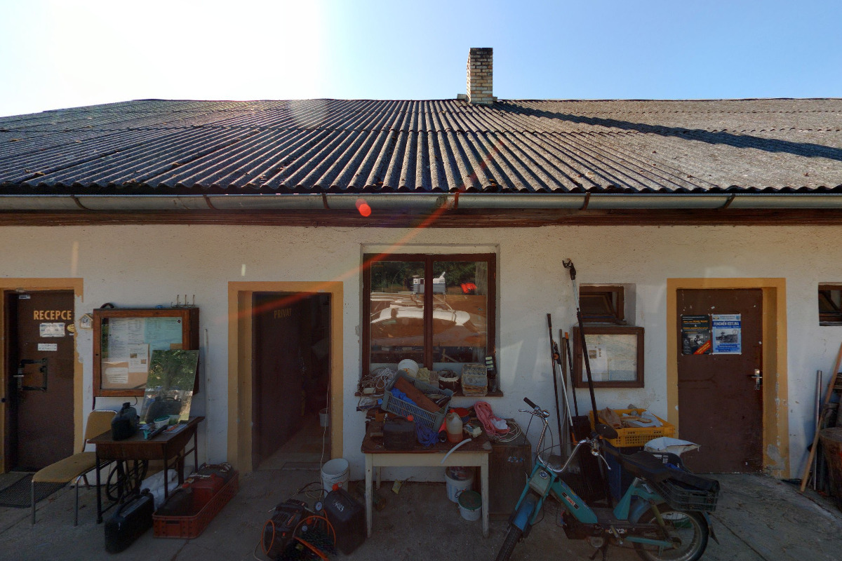 Půjčovna lodiček kemp Cholín foto 2