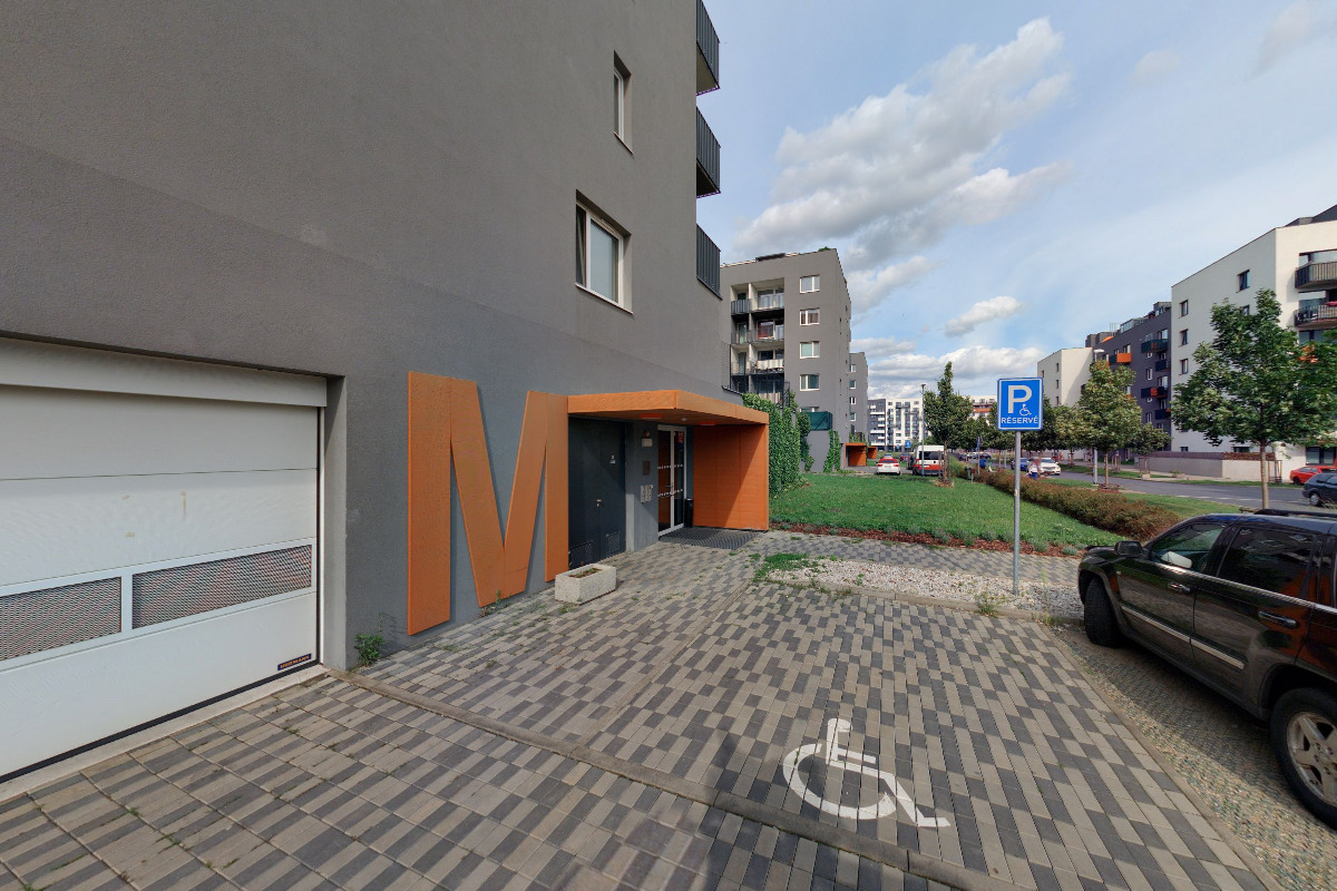 Mgr. Jitka Zeľo, advokát