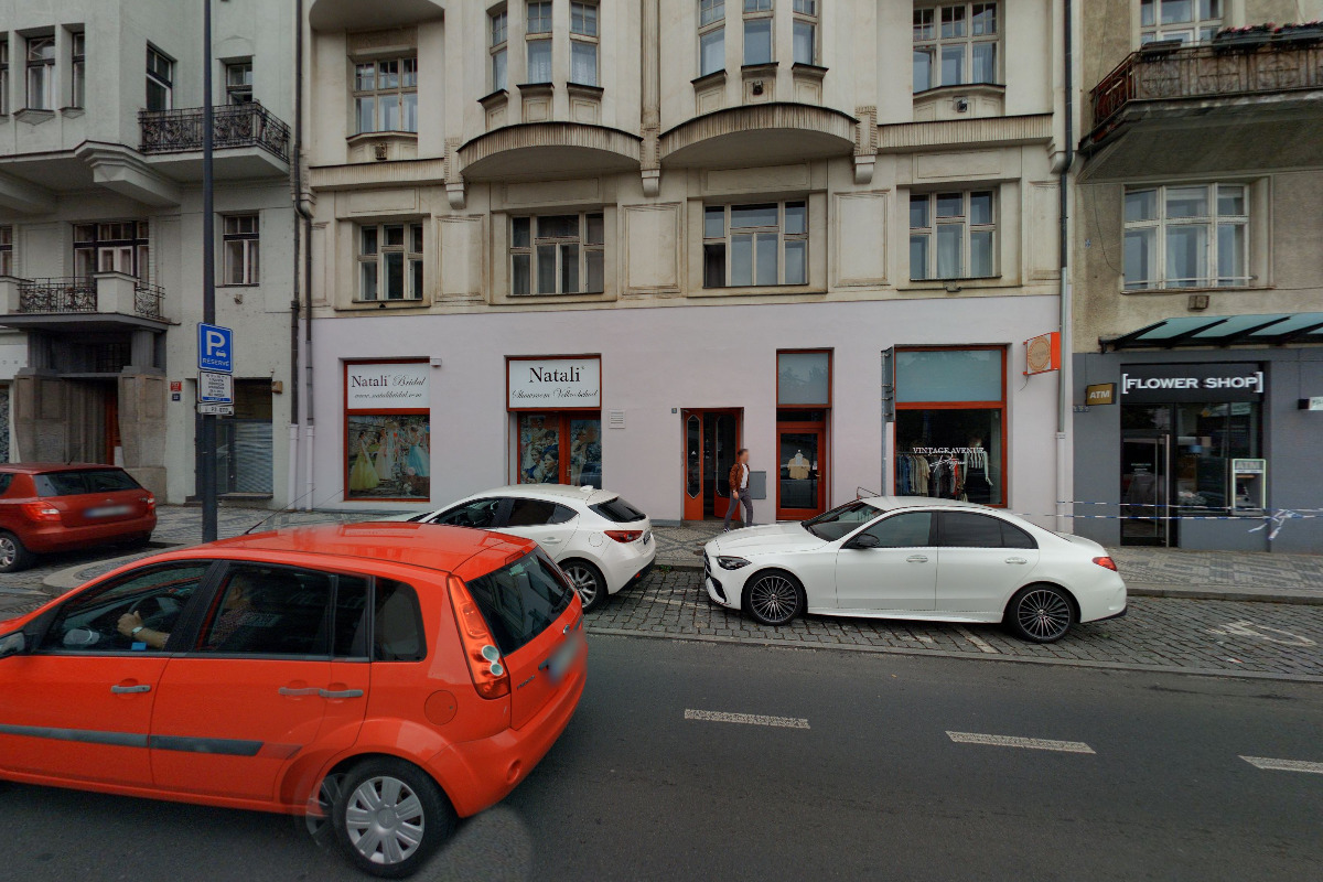 Vintage avenue prague