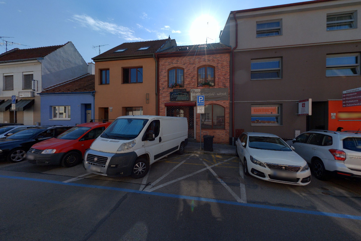 Pelikan Hair Studio foto 2