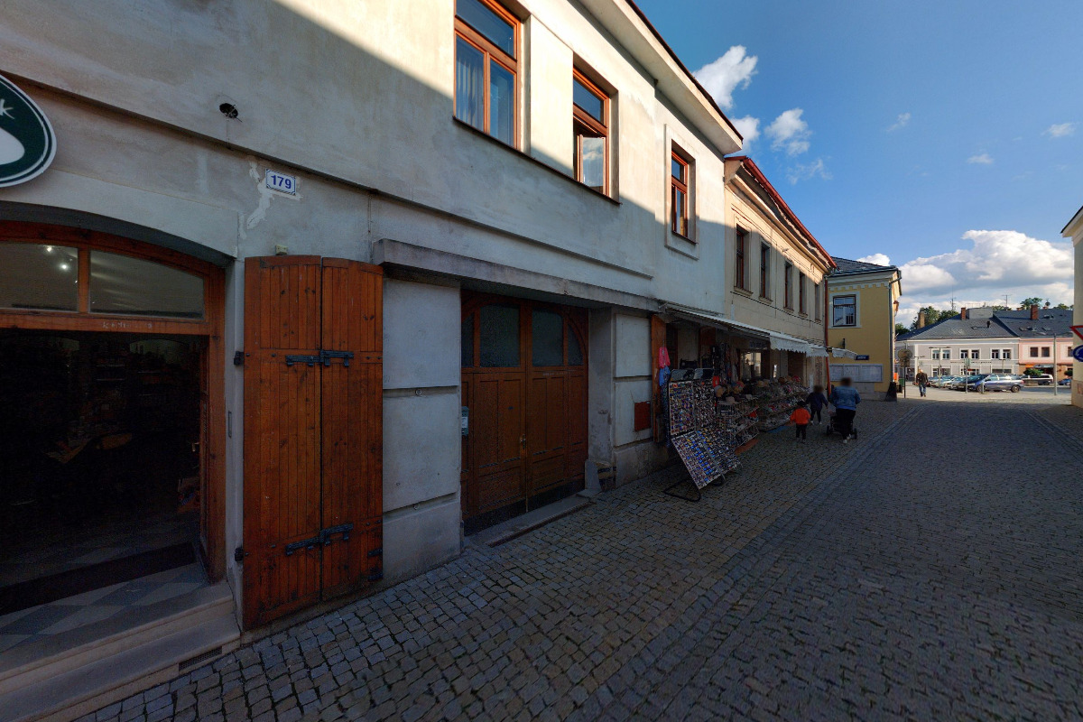 VŠE ZA PŮLKU, s.r.o.