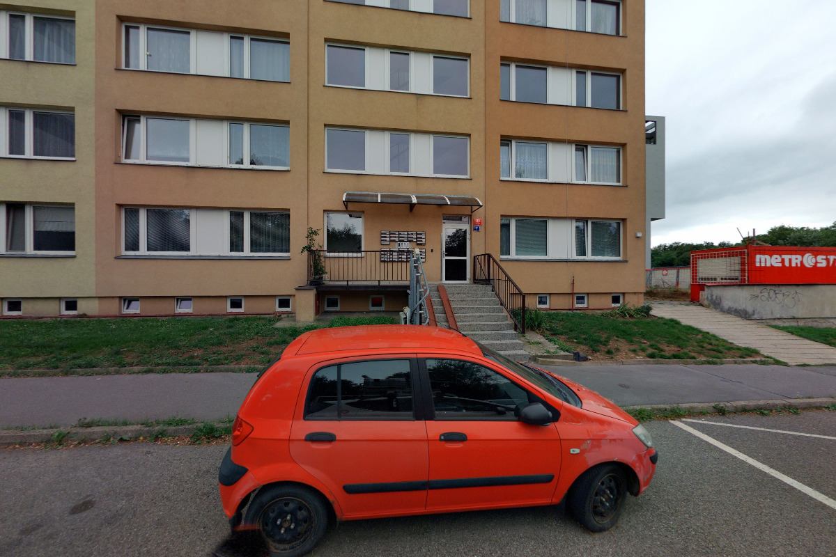 Družstvo GARÁŽOVÁ STÁNÍ LHOTKA