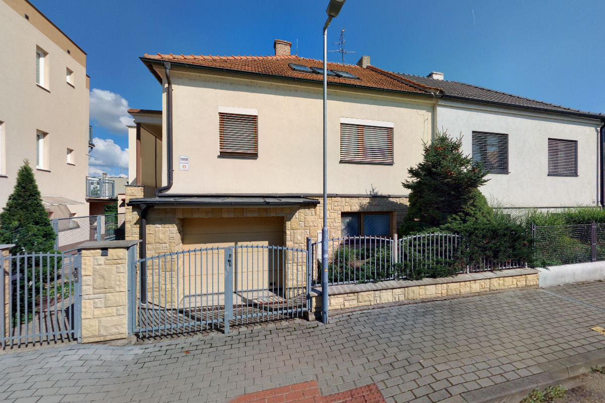 Ježková Gabriela, JUDr., advokát