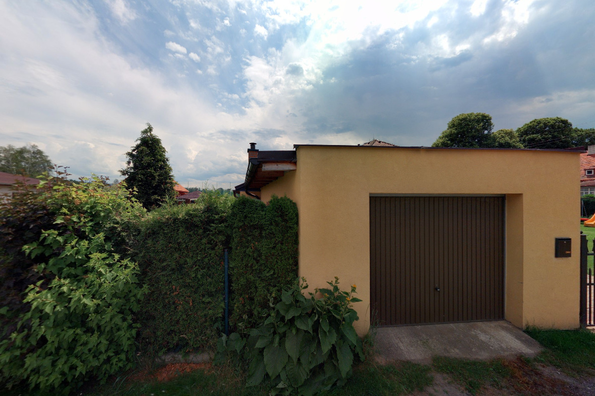 Vinotéka u hřiště