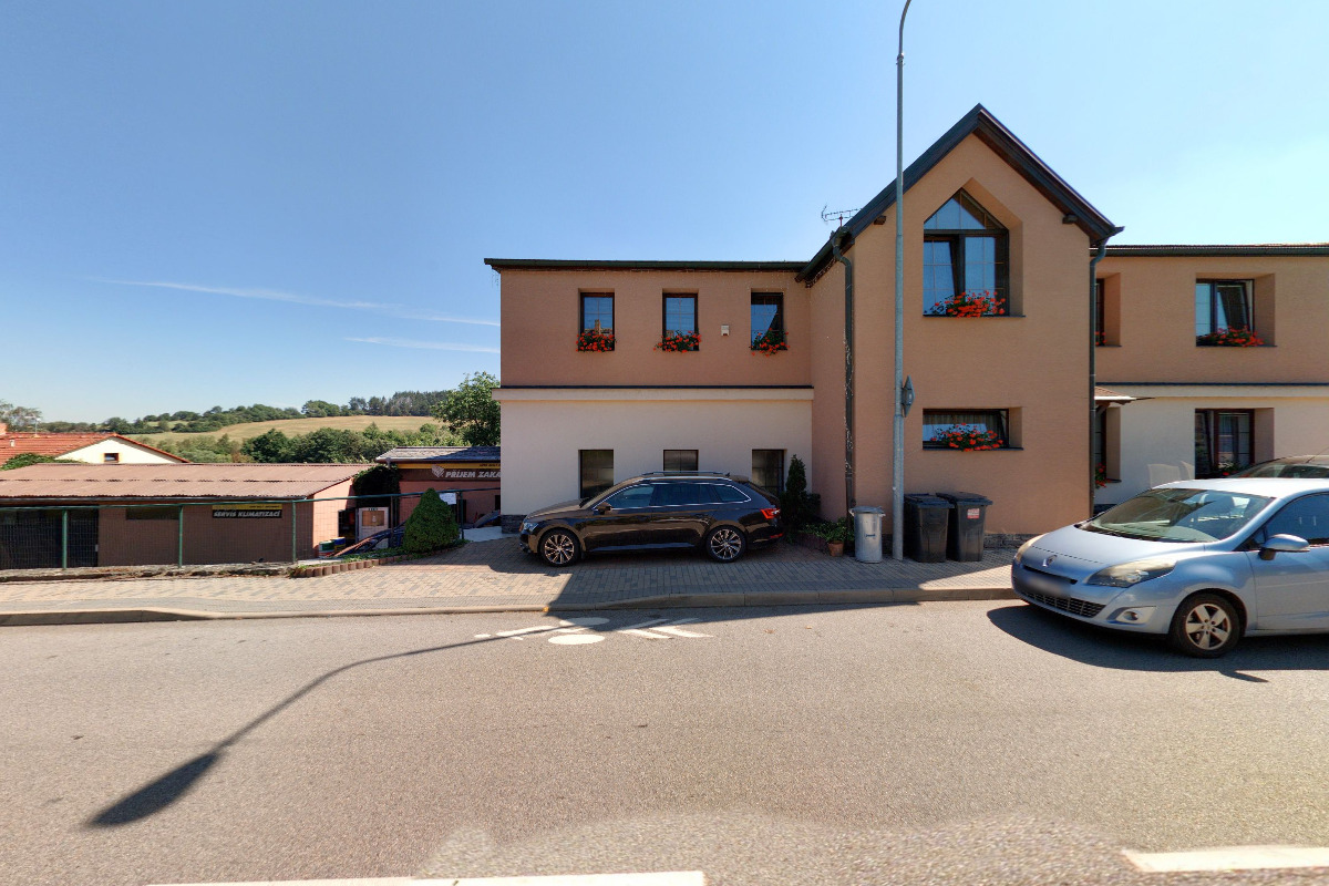 Autopůjčovna - Autoservis Pešata foto 2