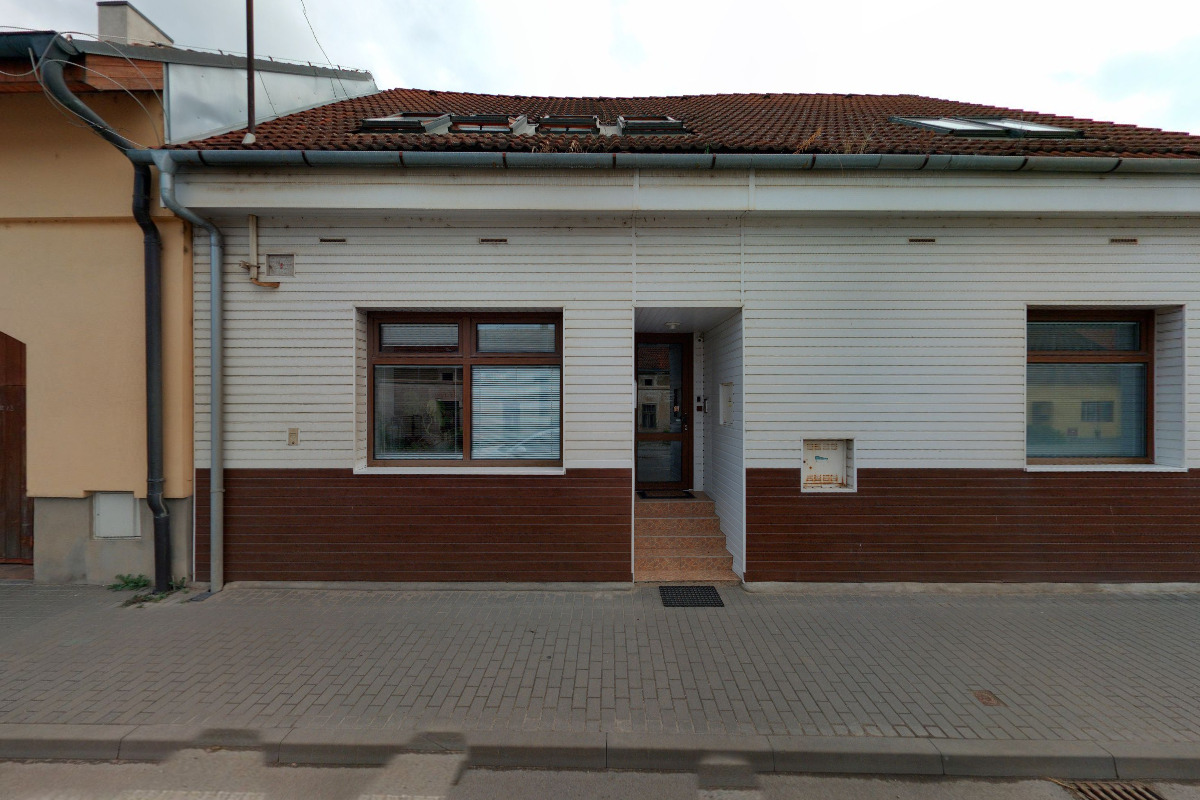 ELQA HRADČANY, s.r.o.