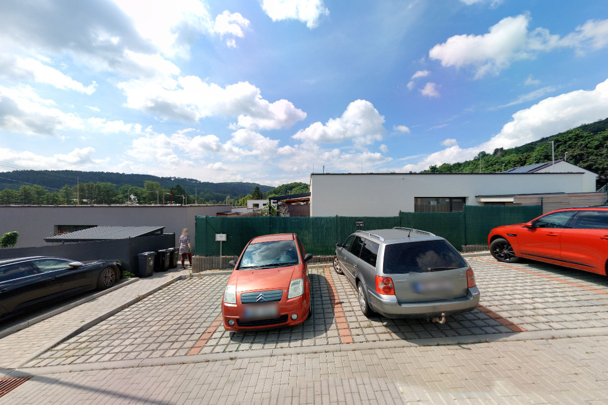 Noemi Polanská - RE/MAX Atraktiv foto 1