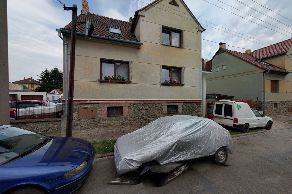 Hodinový Manžel Barák