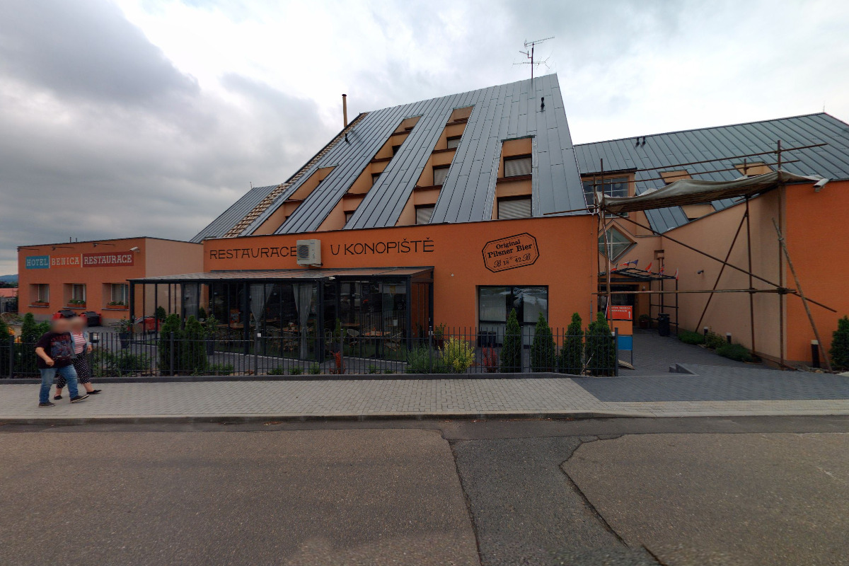 Hotel Benica - nabíjecí stanice