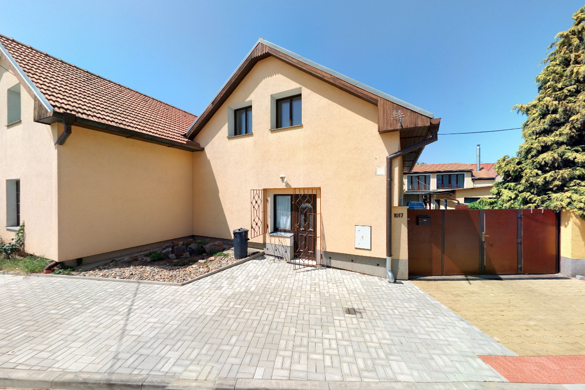 R-KONTAKT KARNEVAL s.r.o foto 4