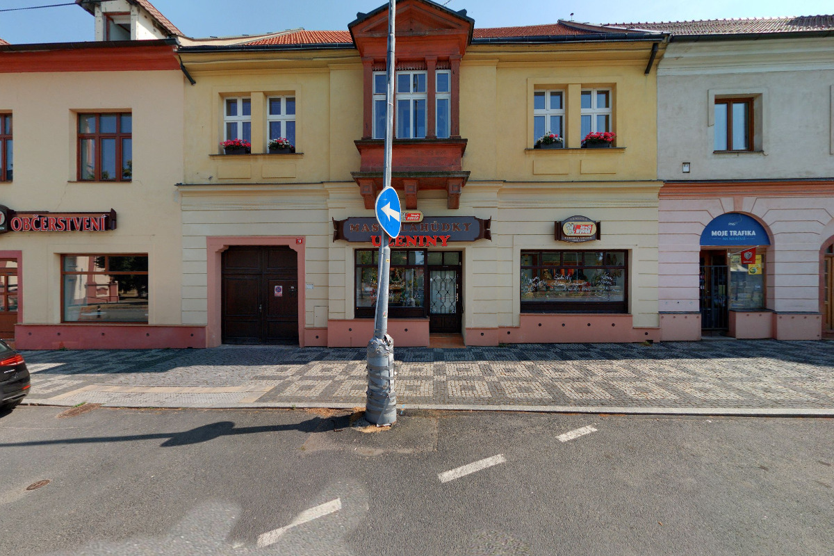 Zámecká výrobna uzenin / jídelna foto 3