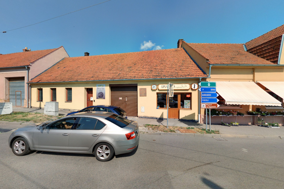 Úplně jiná čajovna