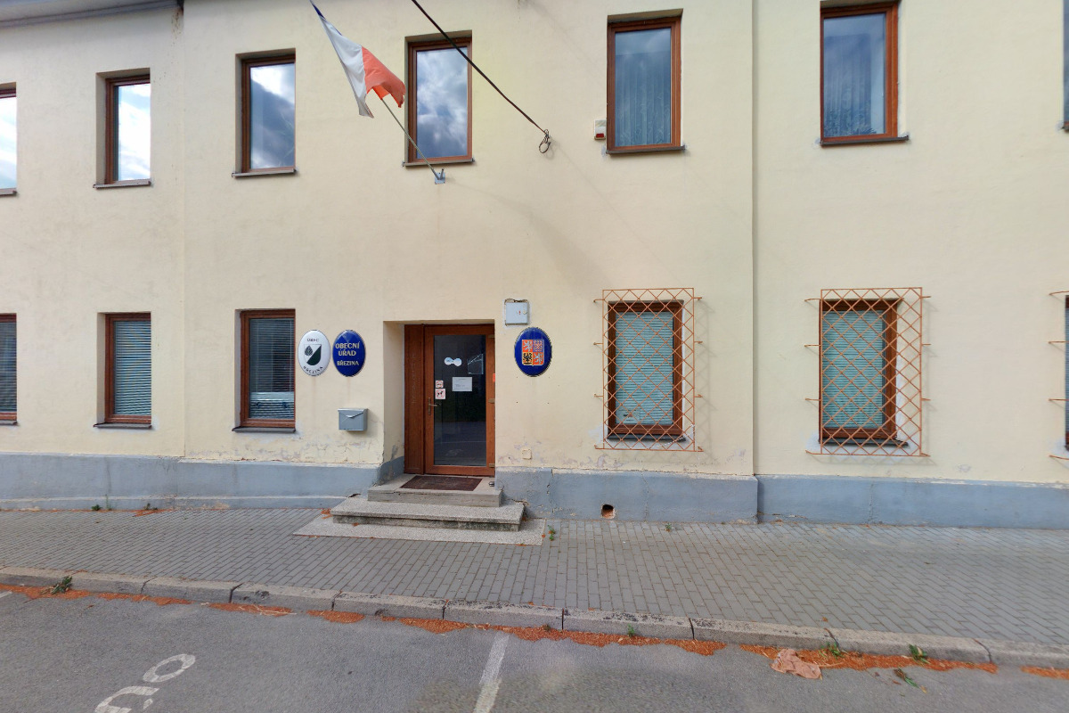 Březina - obecní úřad foto 2