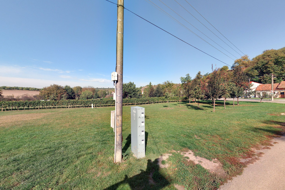 Nabíjecí stanice pro elektrokola a mobilní zařízení