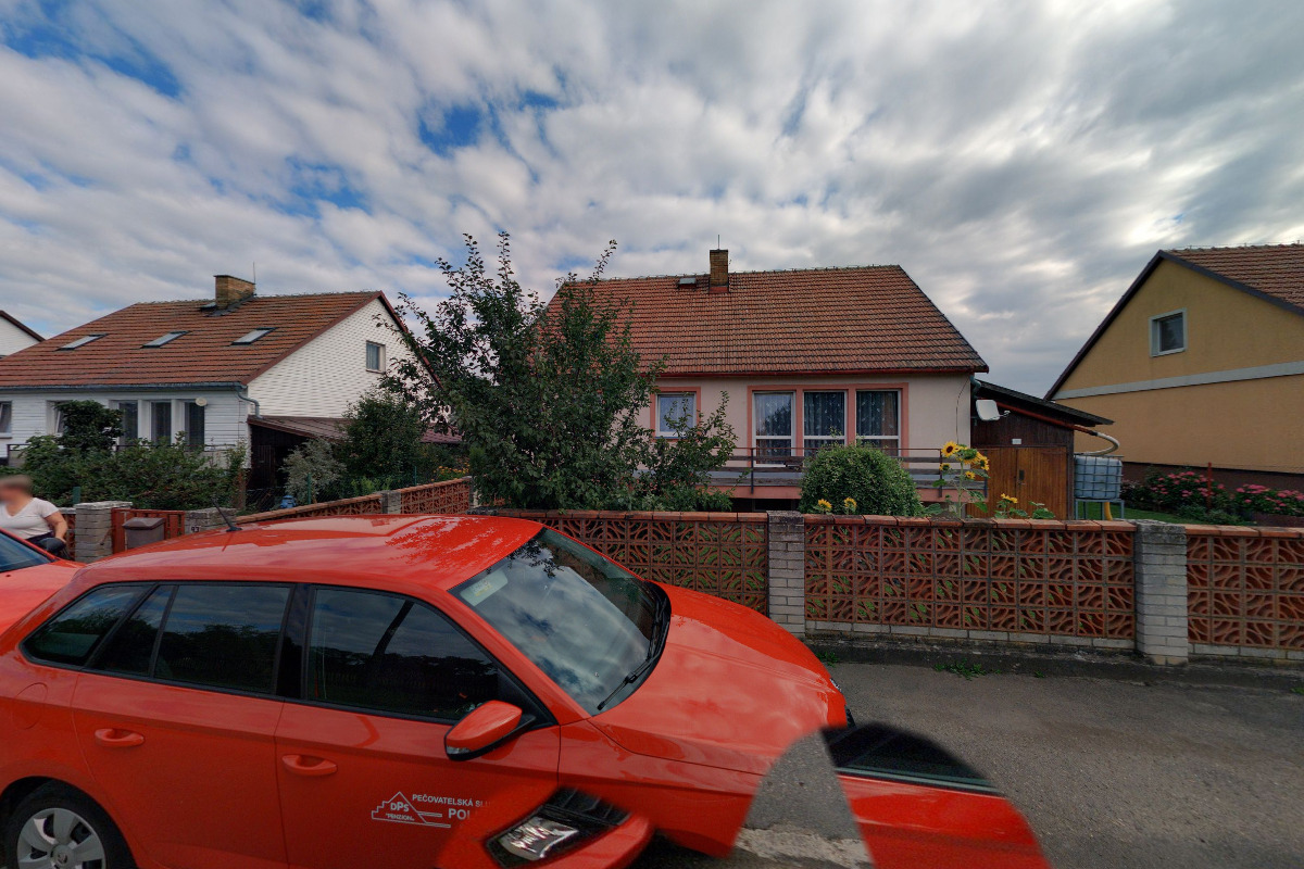 Institut politických a ekonomických studií (IPES) foto 1