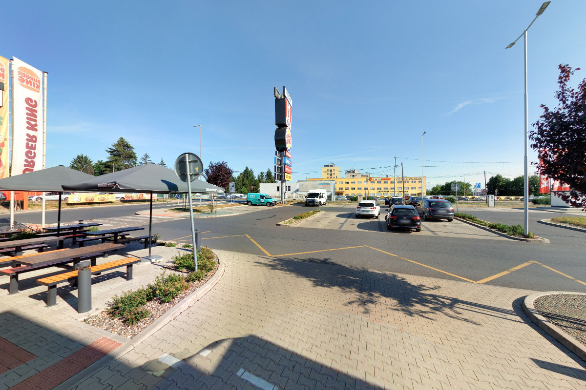 Nákupní centrum Praha Čakovice - Kostelecká foto 1