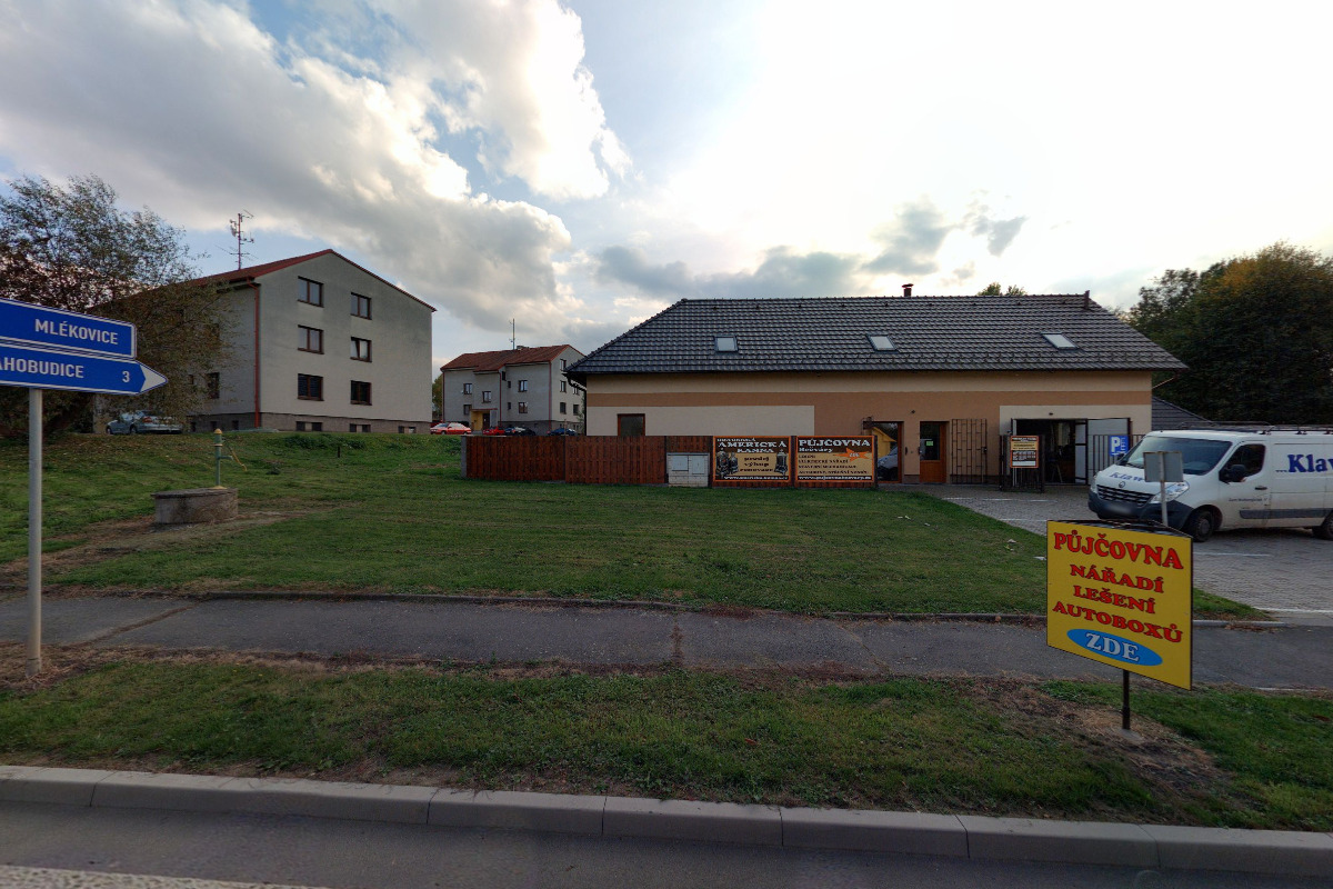 Vítězslav Vacek - Půjčovna nářadí lešení autoboxů Bečváry foto 4