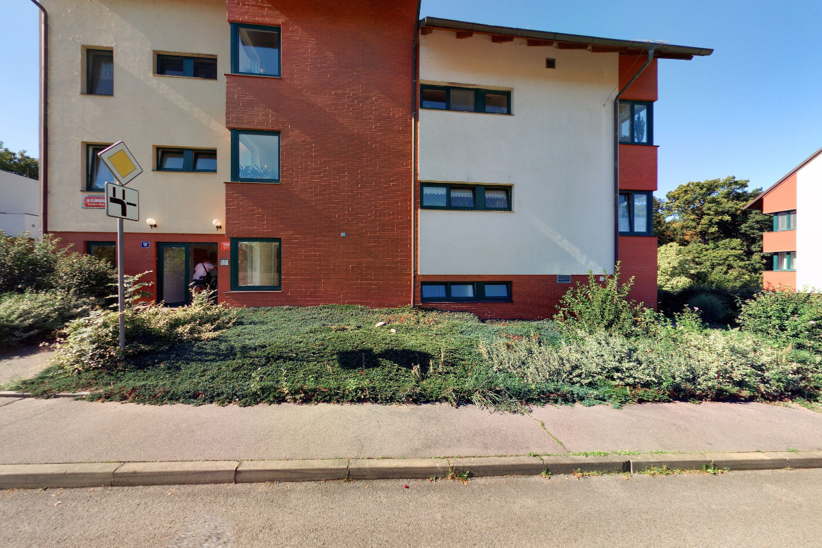 Pražská sportovní a jazyková škola