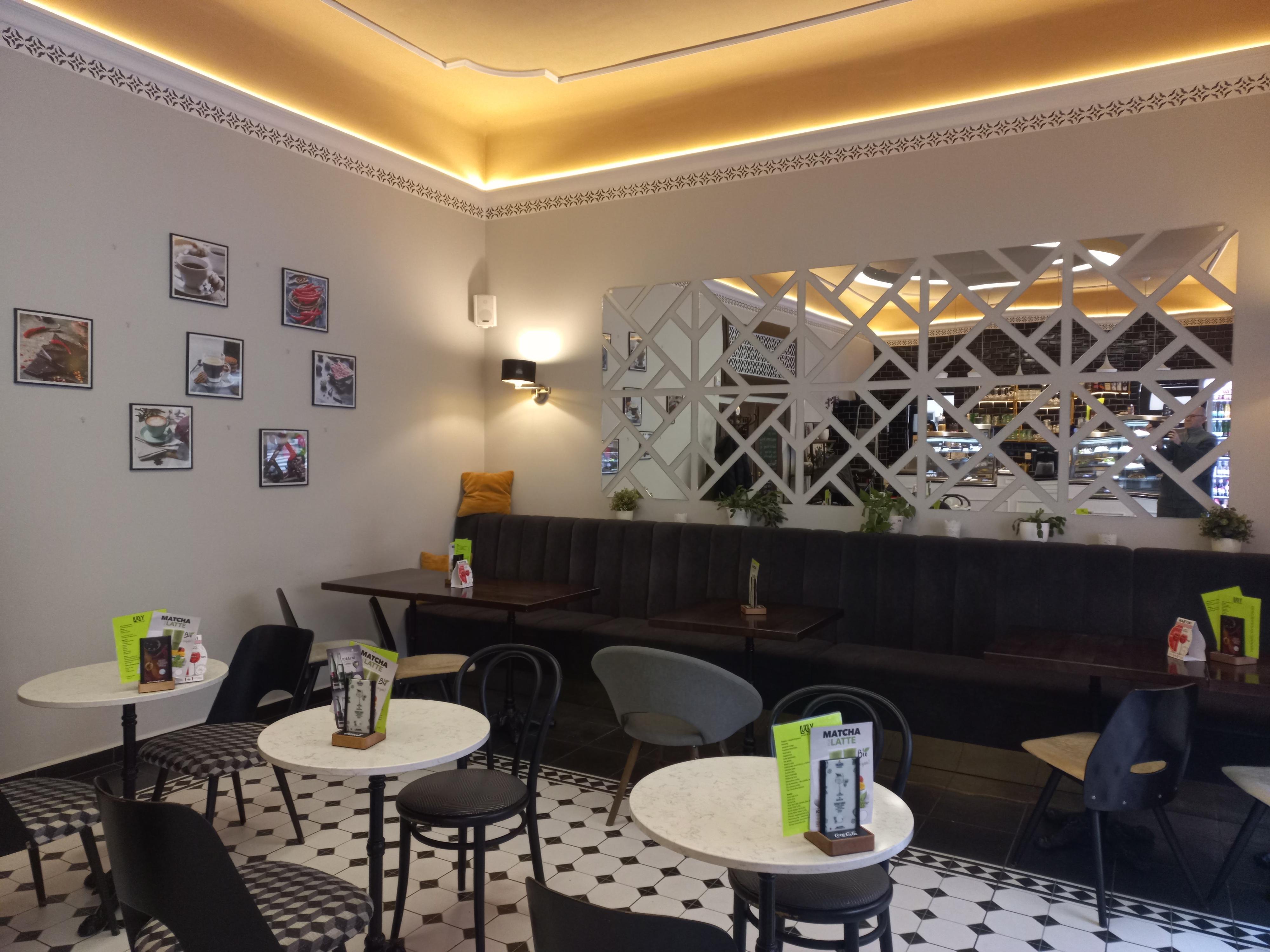 LUCKY WAVES - SNACK & COFFEE foto 3