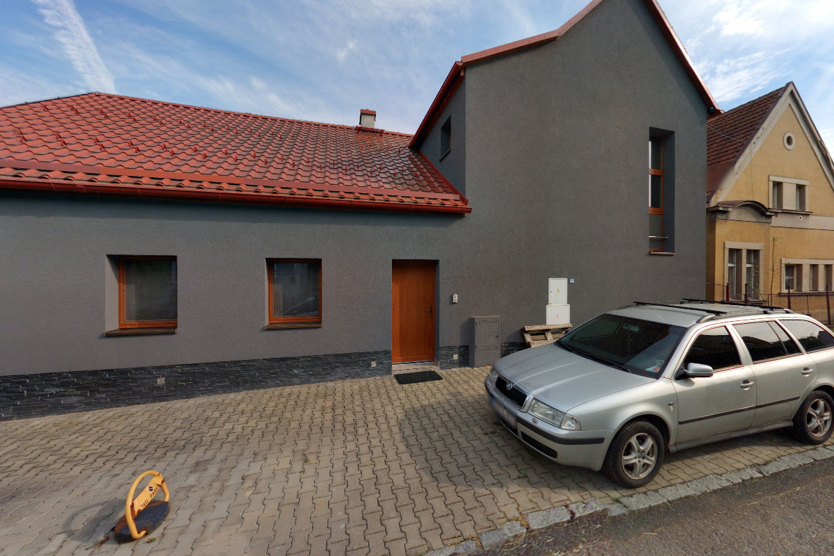 Zdeňka Běhávková - výroba oblečení a doplňků