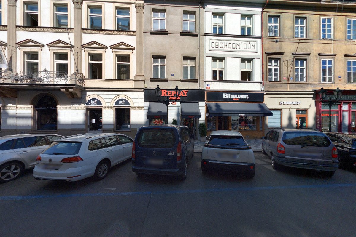 REPLAY STORE foto 2
