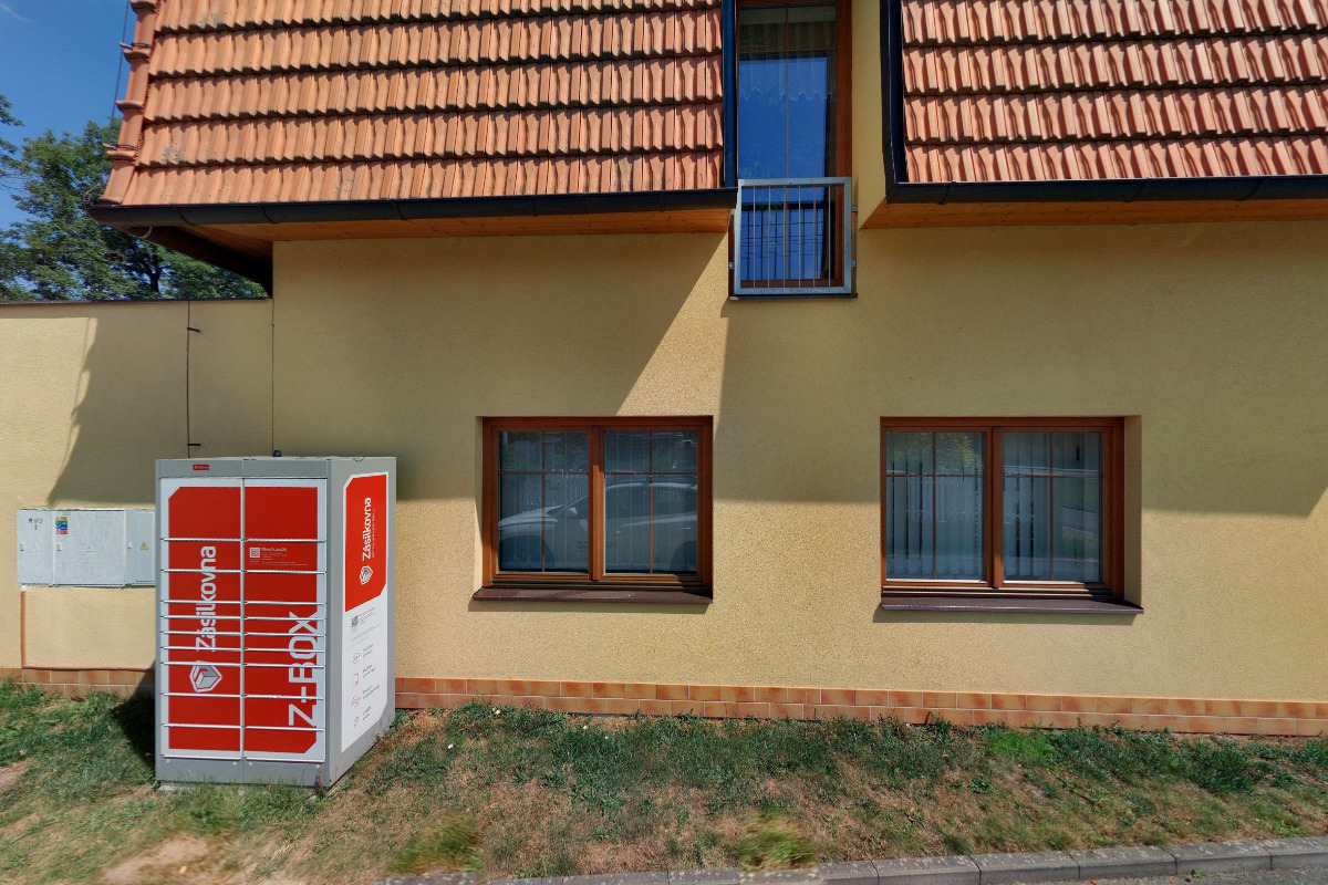 Kladruby nad Labem - obecní úřad foto 3