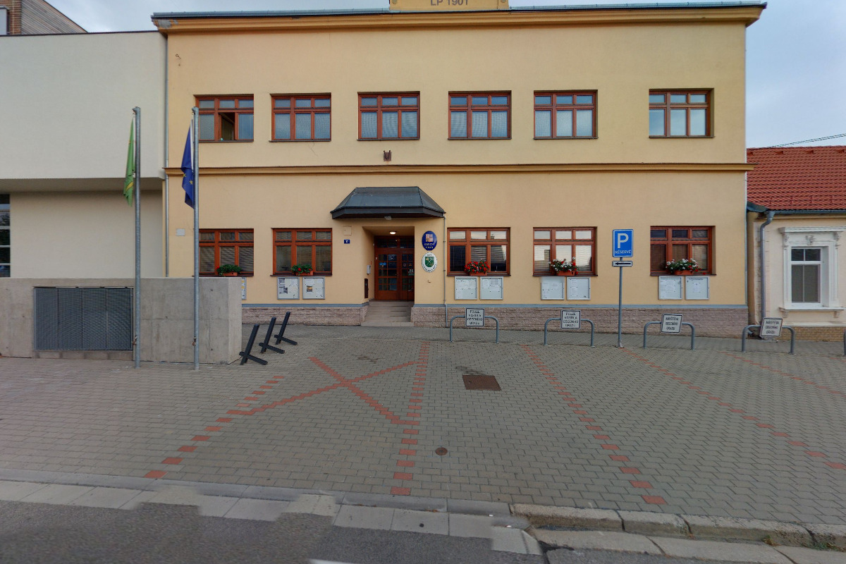 Hrušovany u Brna - obecní úřad foto 4