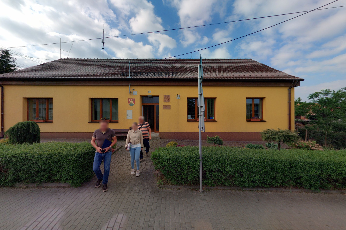 Rapotice - obecní úřad foto 2