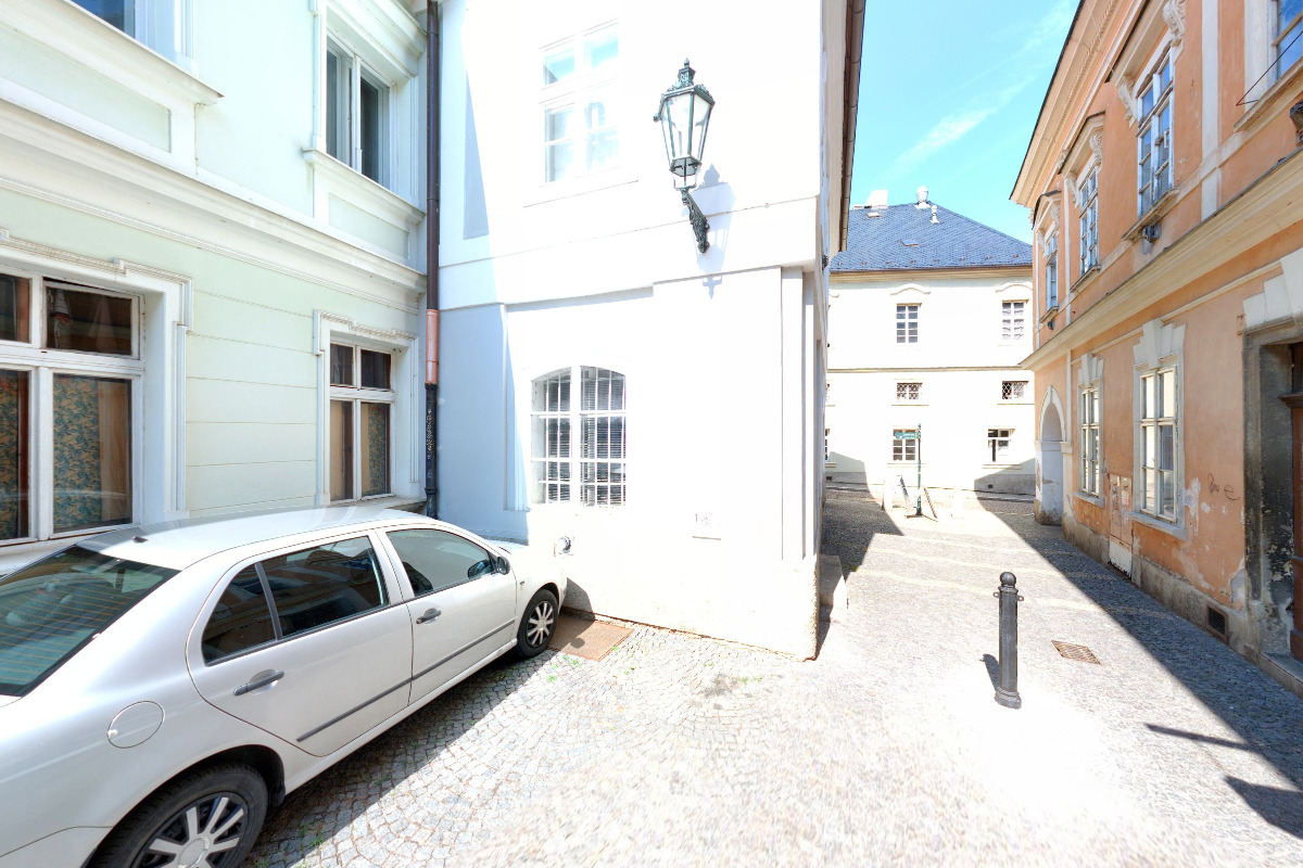 Mgr. Jana Tvrdíková - notářka foto 2