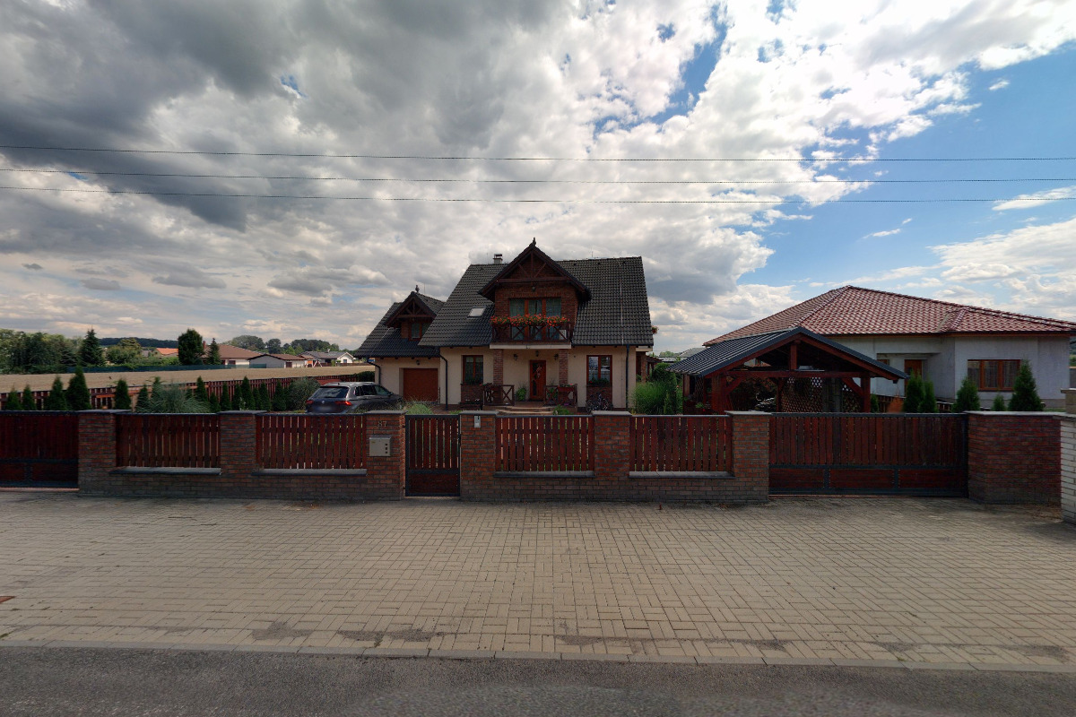 Tomáš Holub - Střechy na klíč