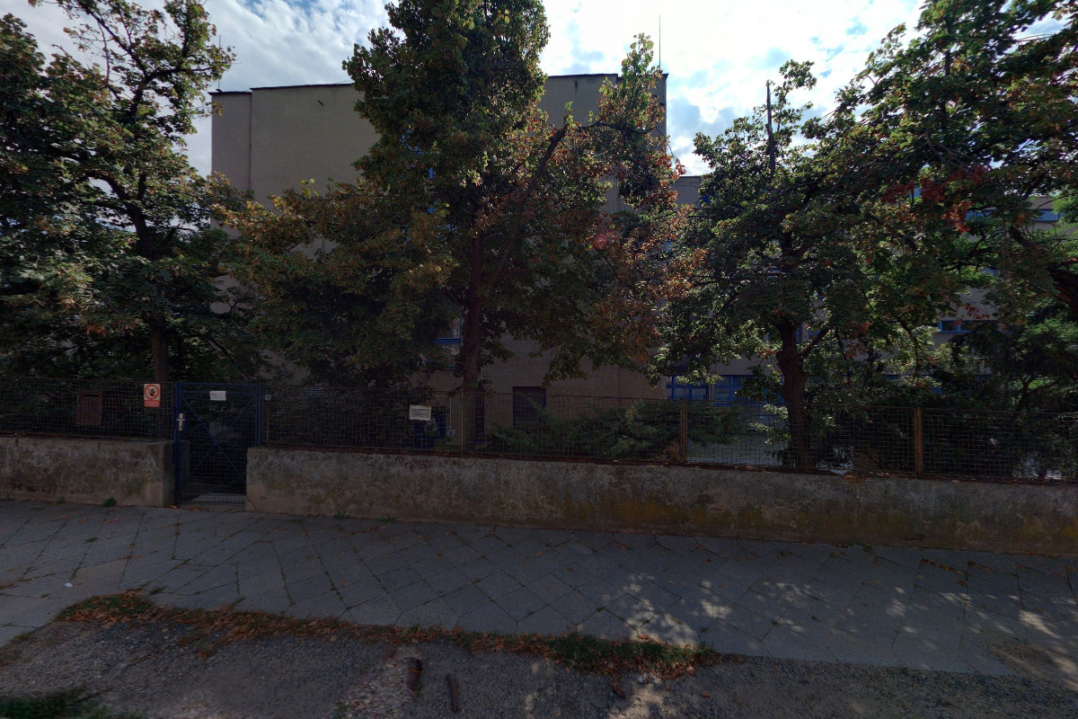 Střední zdravotnická škola a Vyšší odborná škola zdravotnická Brno, Merhautova - domov mládeže