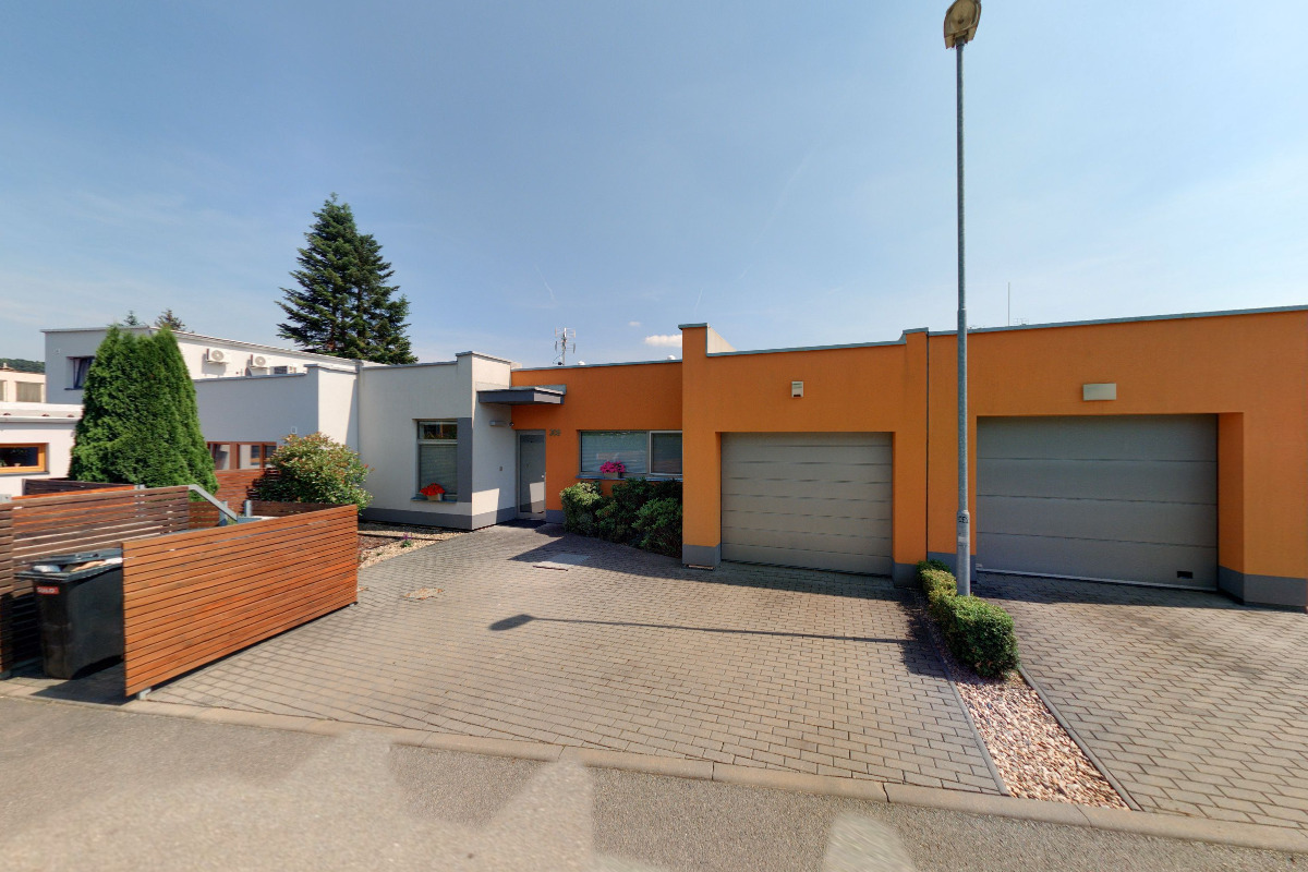 Ing. Petra Valentová - Čistíme hroby