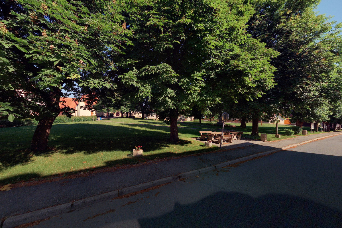 Nabíjecí stanice pro elektrokola a mobilní zařízení foto 2