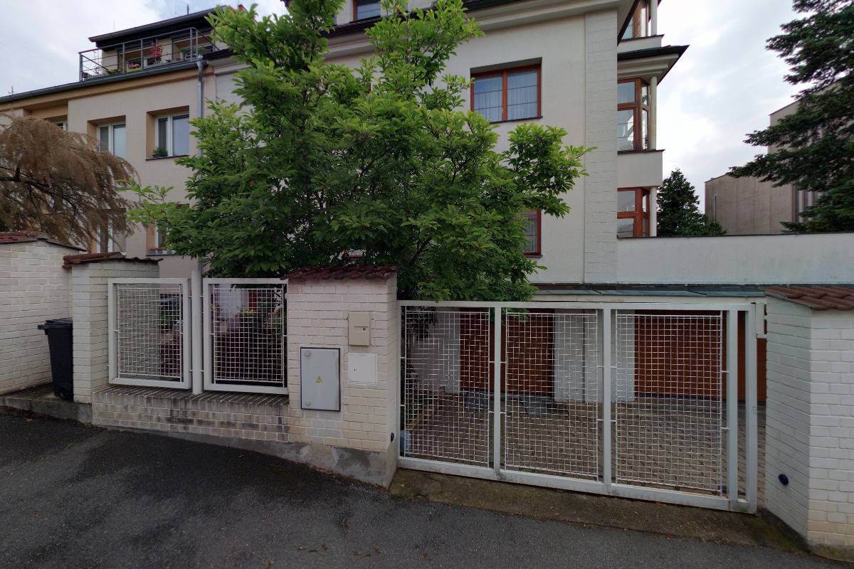 Podkrovní apartmán Nad Šárkou 14