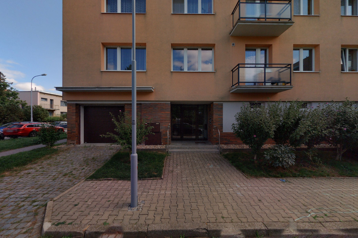 Soudní překladatel a tlumočník Langrova