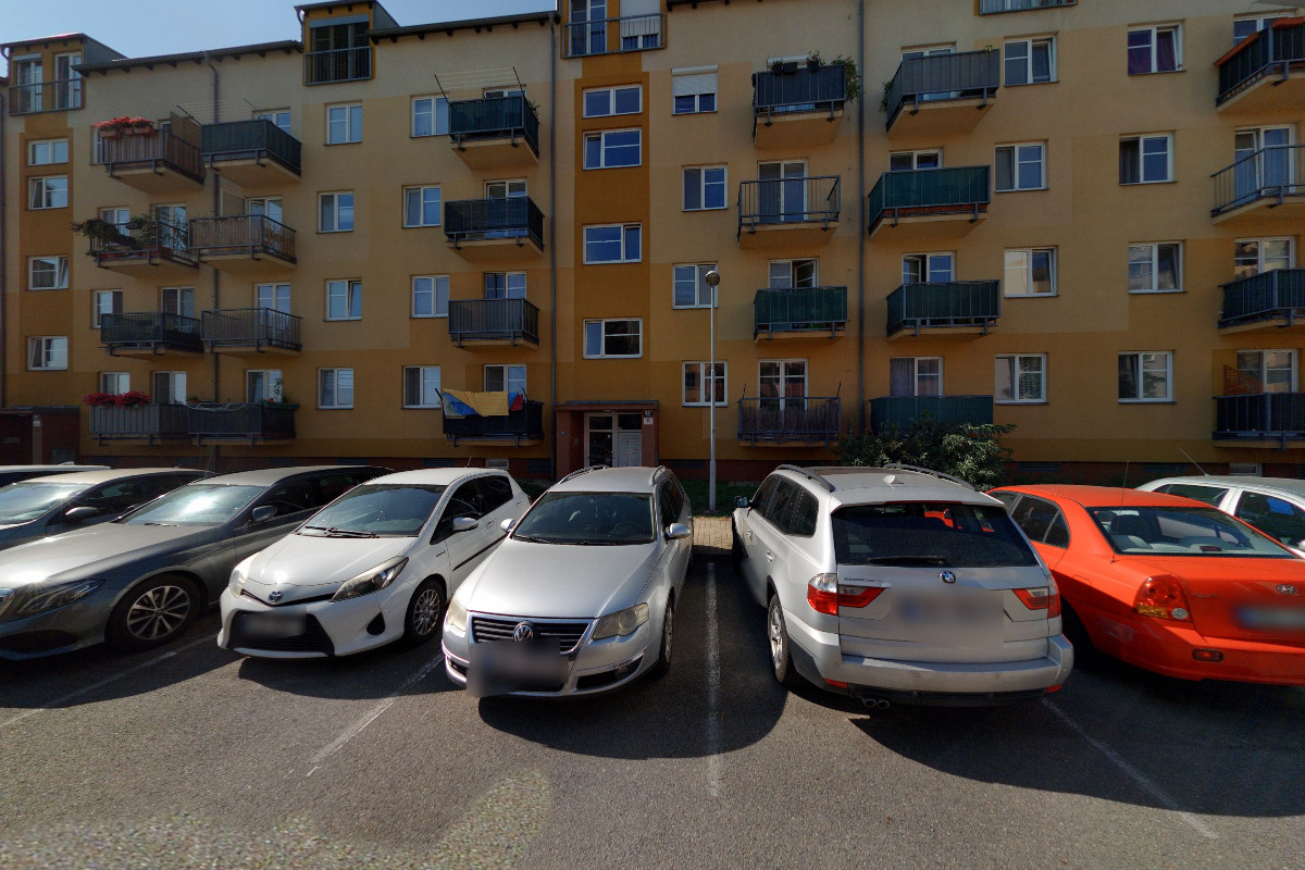 Ivana Zavadilová - Velkoobchod s kadeřnickým materiálem