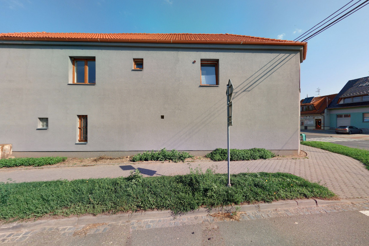 Potraviny večerka Hluk