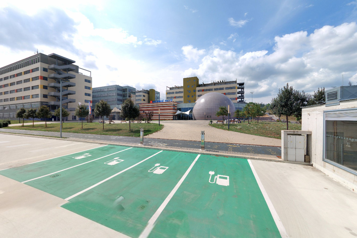 Vysoké učení technické v Brně - nabíjecí stanice foto 4