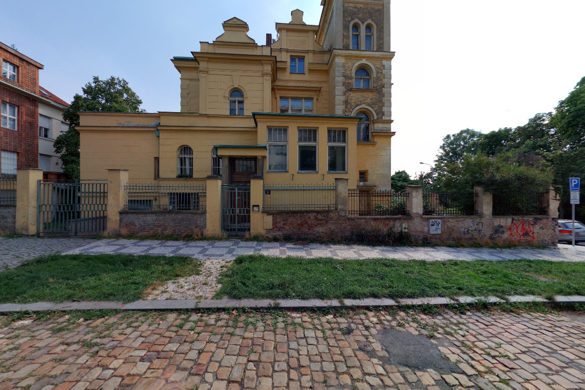 Červený klobouk ateliér