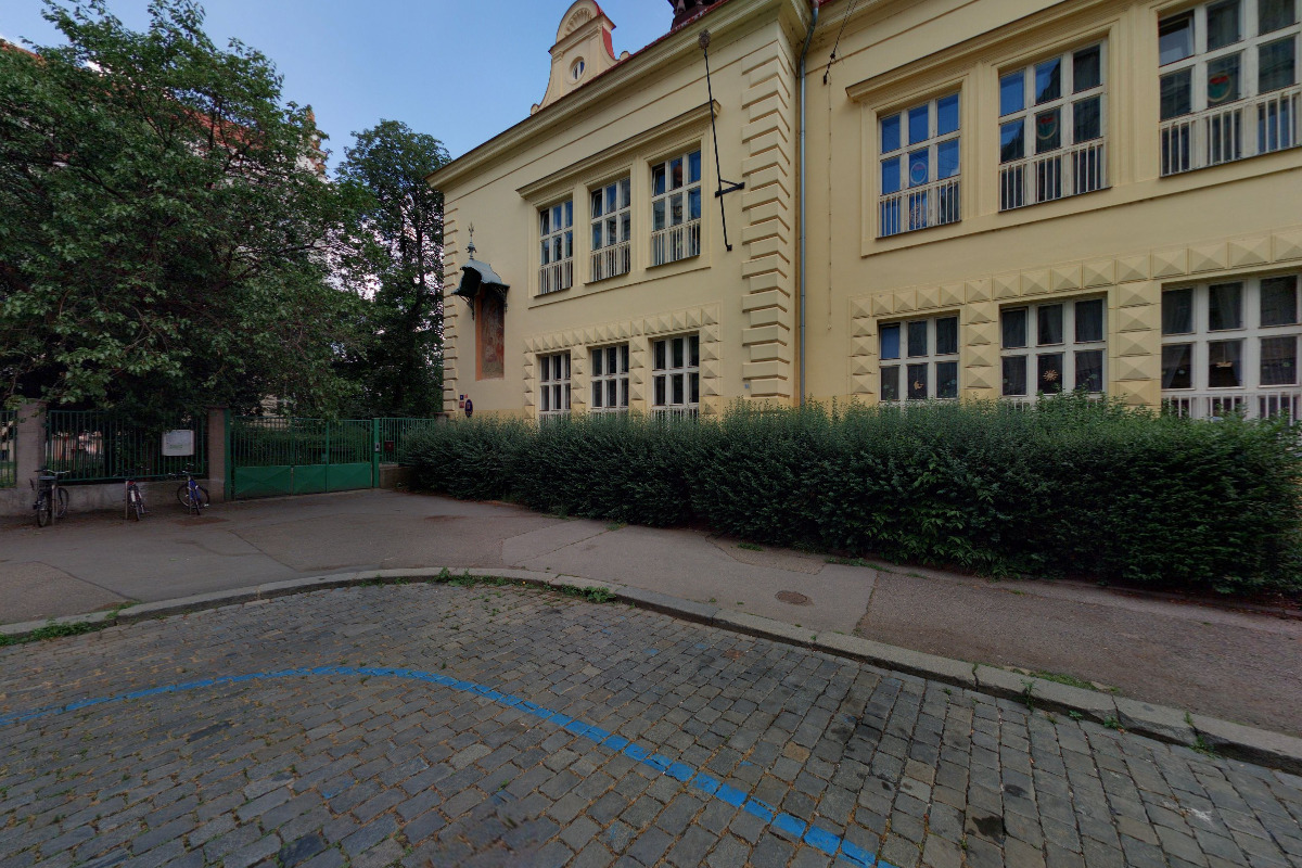 Fakultní ZŠ PedF UK a MŠ U Studánky, Praha foto 3