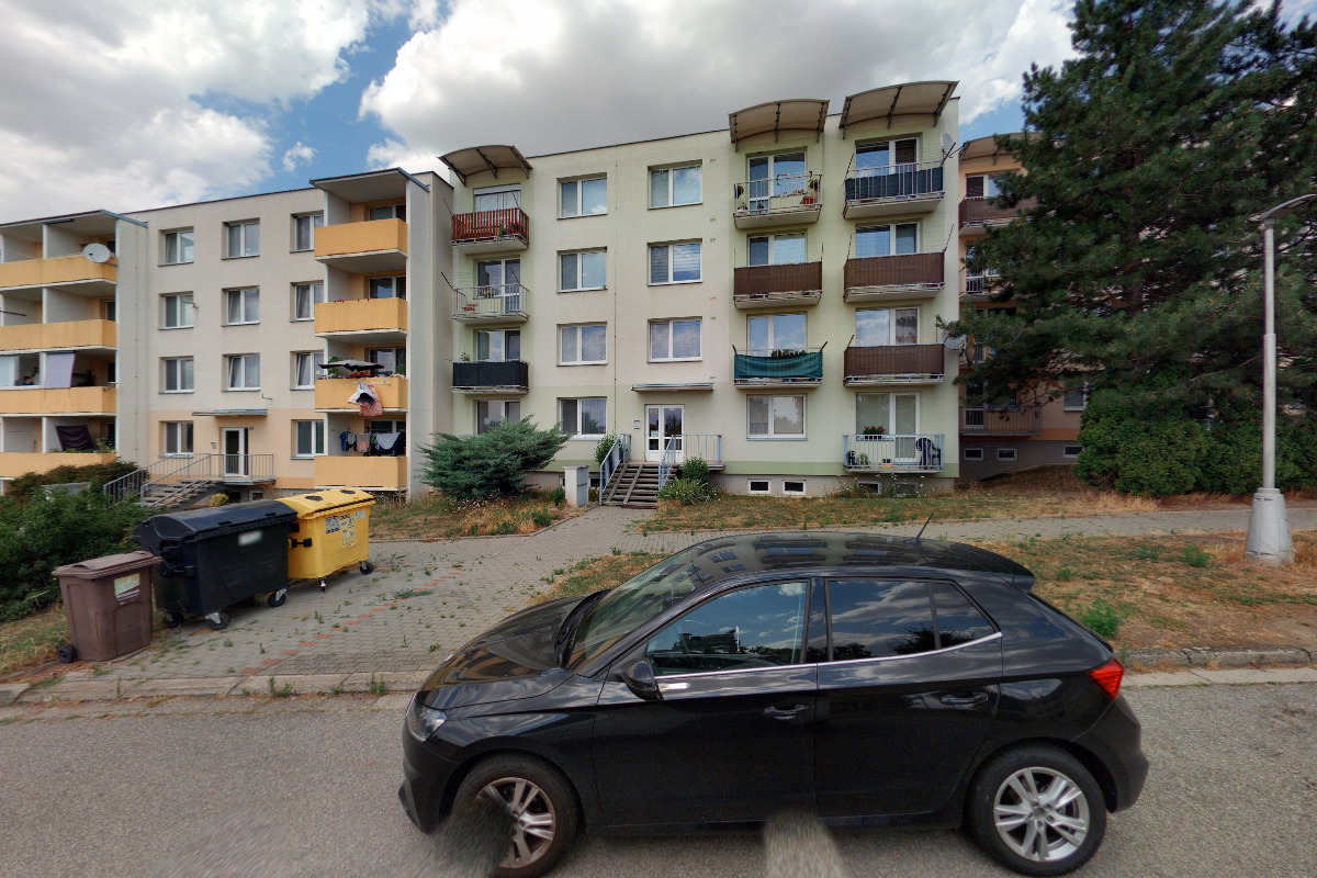 Lenka Višňovská - realitní makléřka