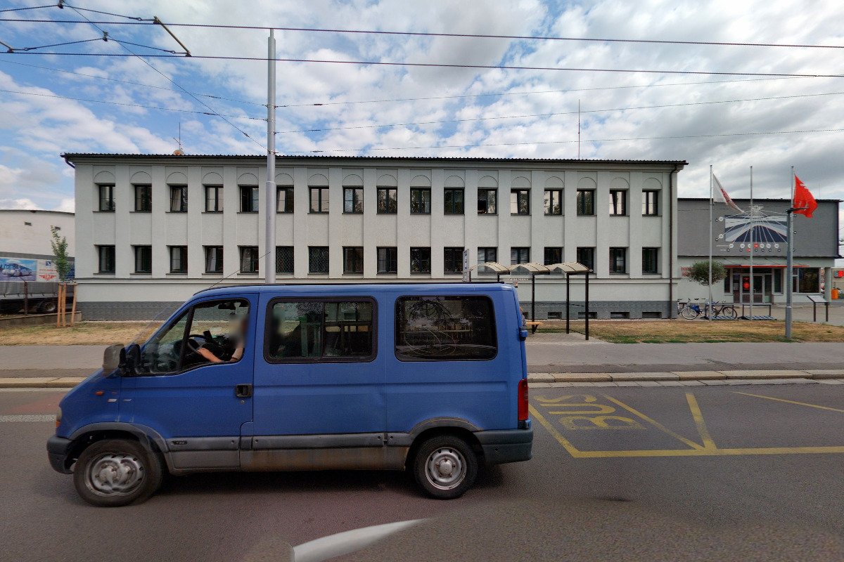 Dopravní podnik města Pardubic a.s. - myčka foto 2