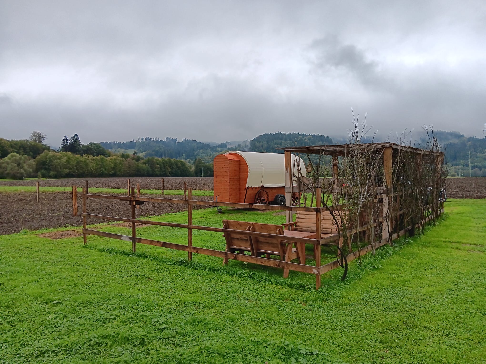 Vinotéka na poli foto 5