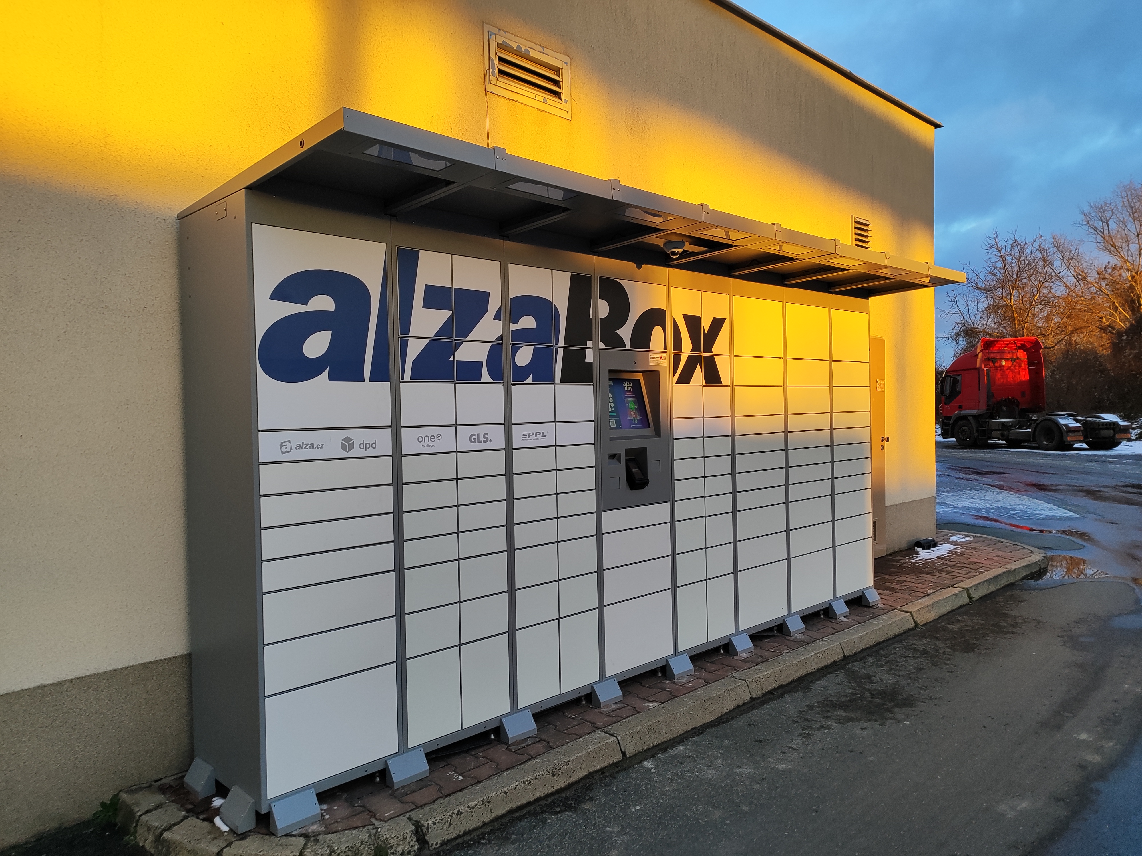 AlzaBox