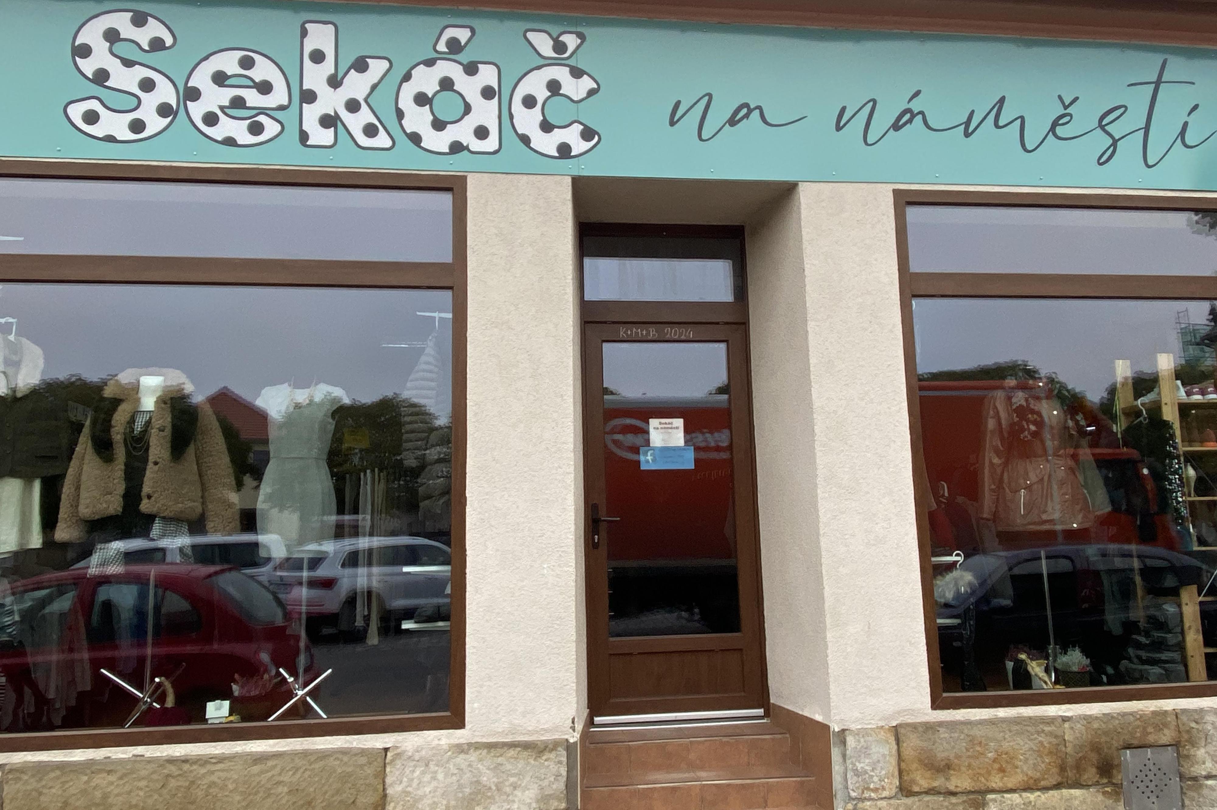 Sekáč na náměstí (second hand)