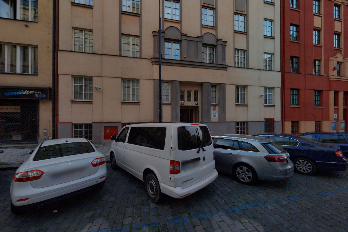 Domov mládeže a školní jídelna, Praha 9, Lovosická 42 foto 3